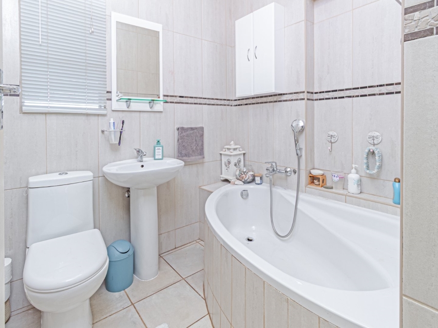 3 Bedroom Property for Sale in Melodie North West